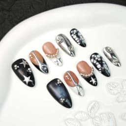 Chic Medium Almond Nails press on nails