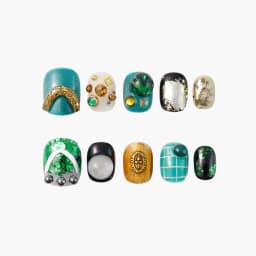 Emerald Extra Short Round Nails press on nails