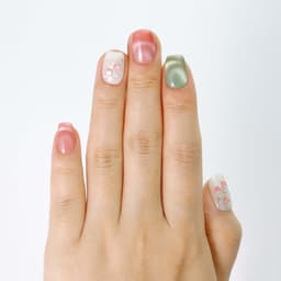 Blush Garden Short Squoval Nails press on nails