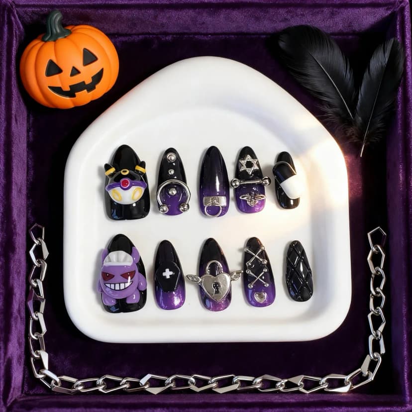 Halloween Anime - Style Medium Almond Nails press on nails